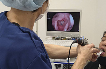 喉頭ストロボスコピー